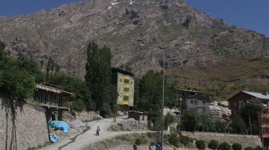 Mahalle Sakinleri Parke Taşı İstiyor