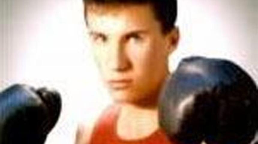 Saldırgan boks&ouml;r &ccedil;ıktı