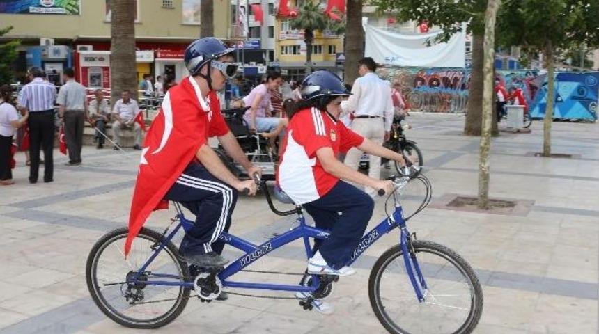 G&ouml;rme Engellilerin Bisiklet Keyfi