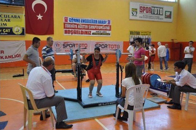 G&ouml;rme Engeliler Arası T&uuml;rkiye Halter Şampiyonası Sona Erdi 1