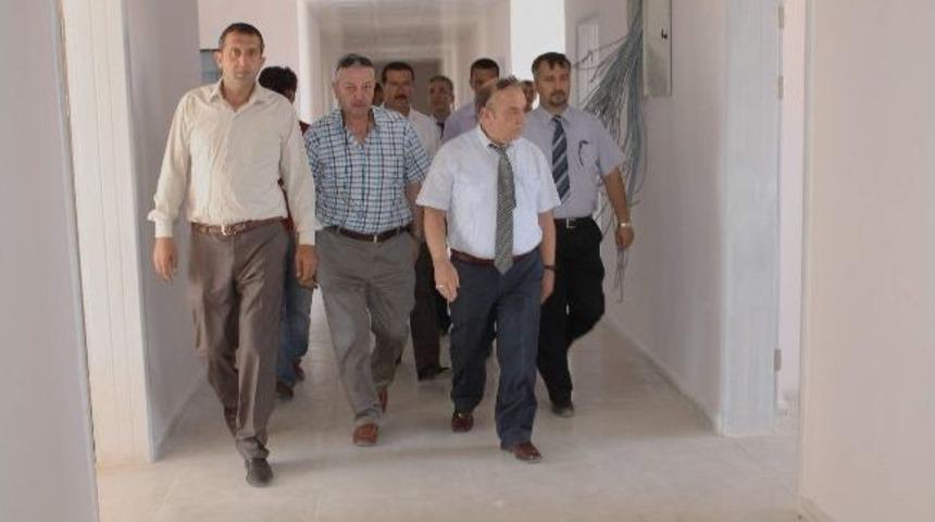 Ga&uuml;n Rekt&ouml;r&uuml; Coşkun, Fak&uuml;lte Binasında İncelme Yaptı