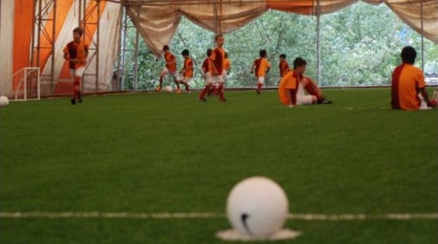 Ereğli'de Galatasaray Yaz Futbol Okulu A&ccedil;ıldı