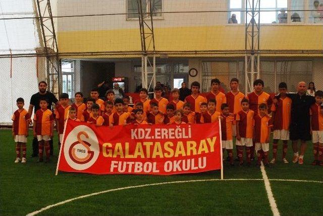 Ereğli'de Galatasaray Yaz Futbol Okulu Açıldı