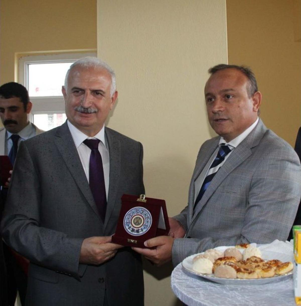 Atat&uuml;rk &Uuml;niversitesi&rsquo;nin Su &Uuml;r&uuml;nleri Fak&uuml;ltesi Hizmet Binası A&ccedil;ıldı