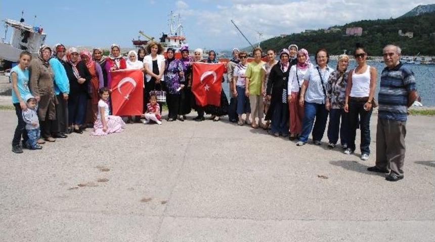 Ak Parti Kadın Kolları Kabotaj Bayramını Kurucaşile &lsquo;de Kutladı.