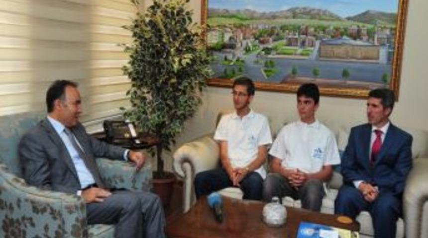 Altıparmak: Bu Başarı B&uuml;t&uuml;n &Ouml;ğrencilerimize &Ouml;rnek Olacak