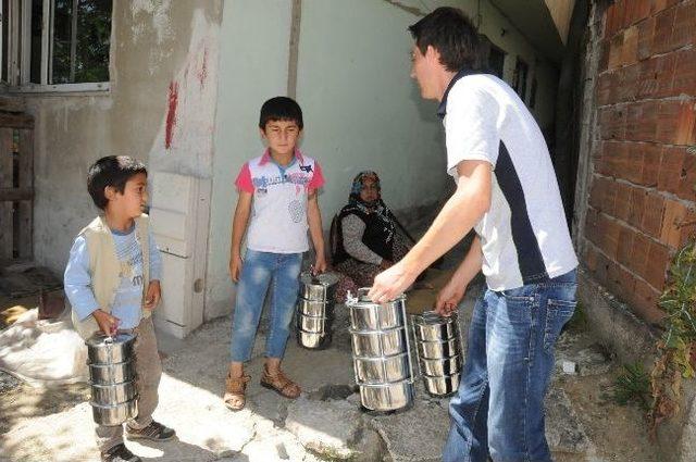 &Ccedil;orlu Belediyesi inden İhtiya&ccedil; Sahiplerine Sıcak Yemek Servisi 1