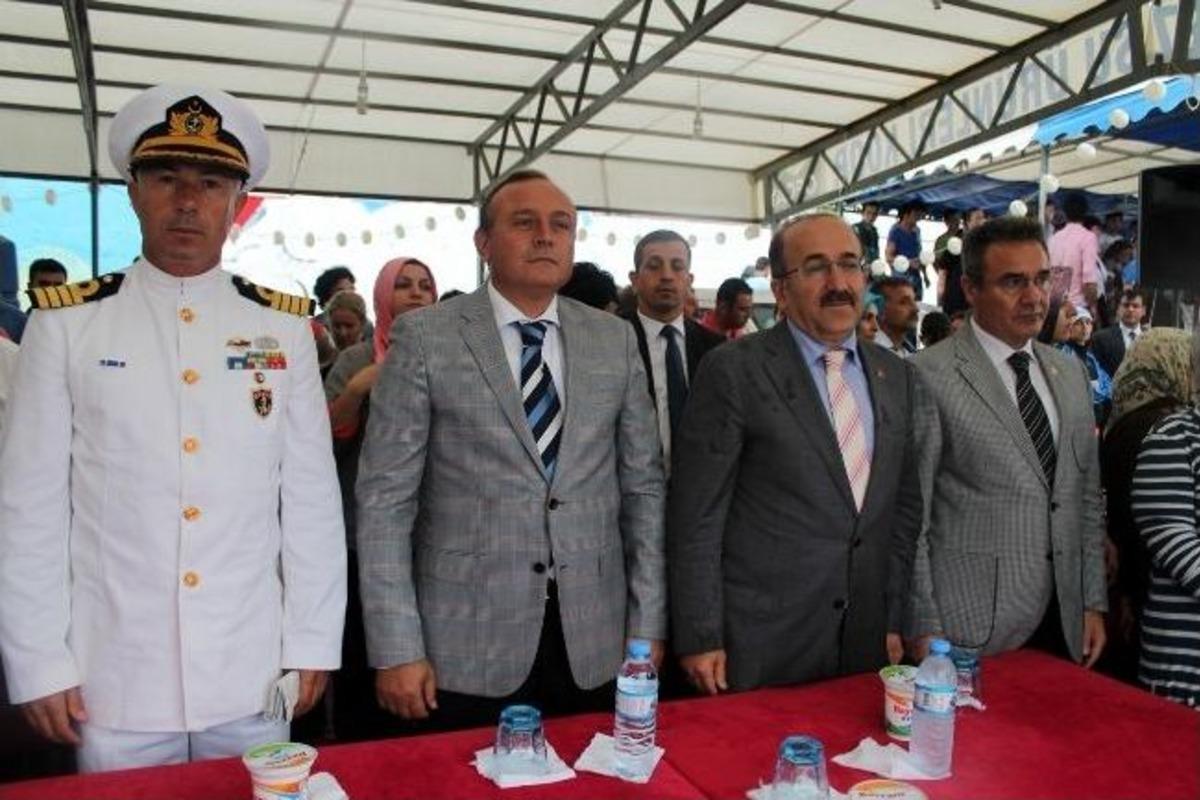 Trabzon'da Kabotaj Bayramı Yağmur Altında Kutlandı
