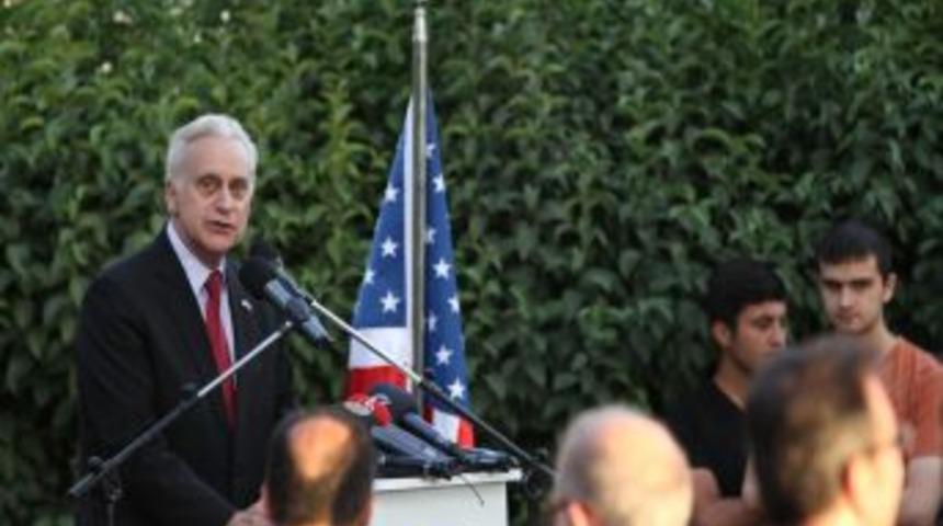 ABD B&uuml;y&uuml;kel&ccedil;isi&rsquo;nden Protestolarla Ilgili &lsquo;Atat&uuml;rk Ve Kennedy'li G&ouml;nderme