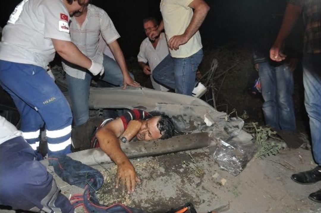 Bariyerler s&uuml;r&uuml;c&uuml;n&uuml;n iki ayağını kesti