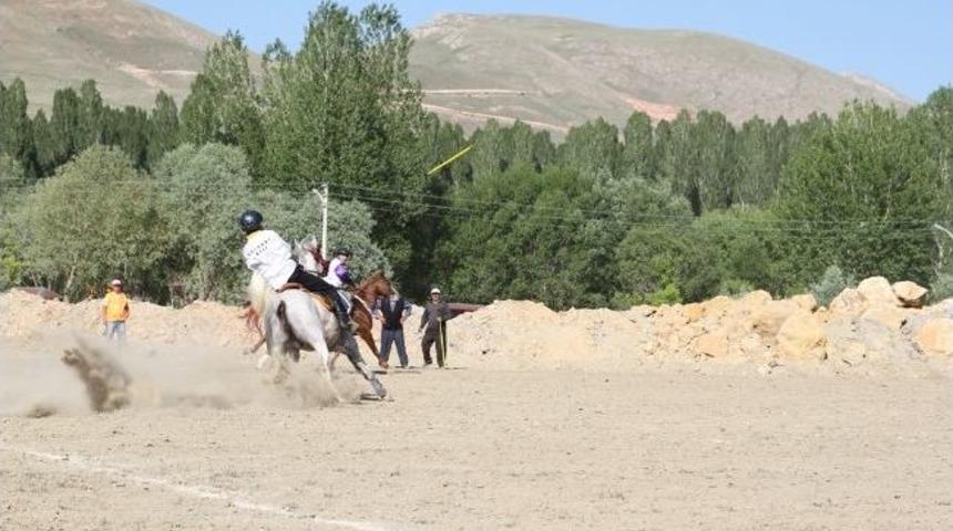 Ciritte Birincilik Kupası Bayburt &Uuml;niversitesinin