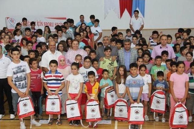 Döşemealtı Belediyesi Yaz Spor Okulu Açıldı 1