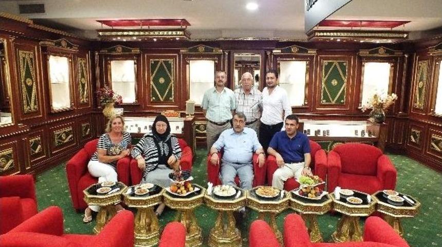 Aksu&rsquo;dan S&uuml;rpriz Ziyaret