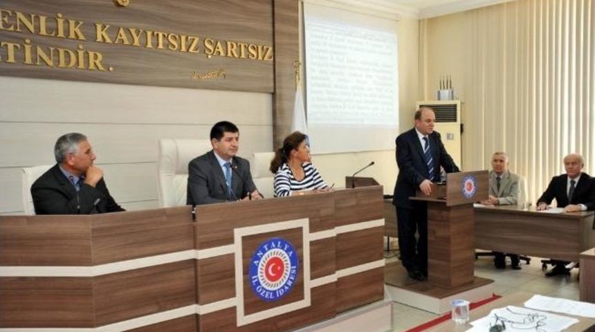 Vali &Ouml;zt&uuml;rk İl Genel Meclisi&rsquo;nde