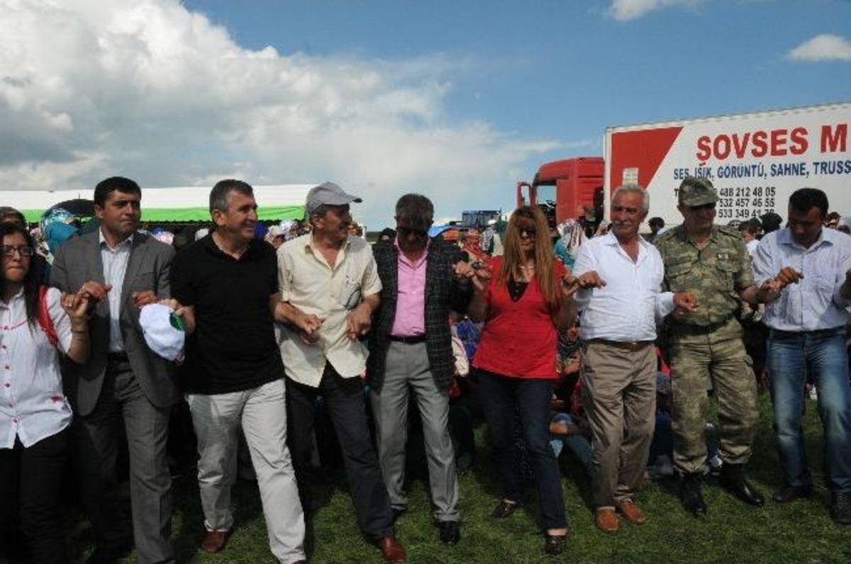 Kars Arpa&ccedil;ay Yayla Festivalinde Barış Ve Dostluk Mesajları Verildi