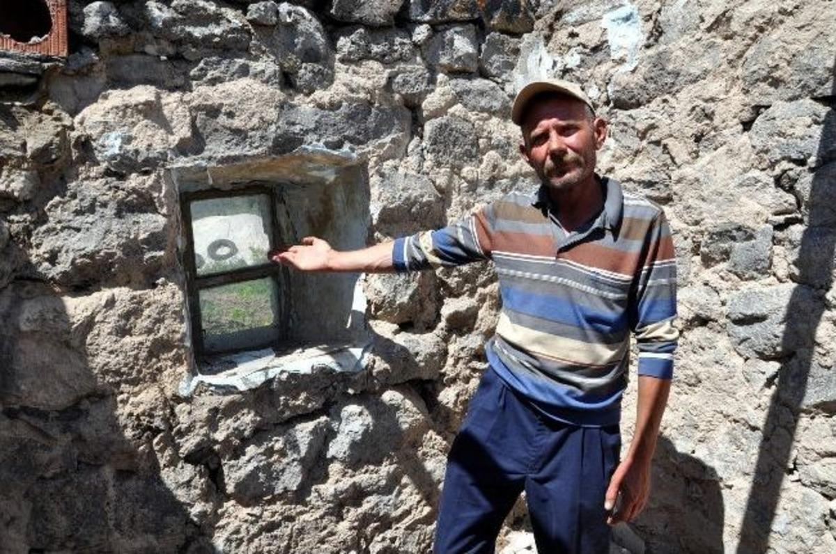 Kars&rsquo;lı Alman Aile &Ccedil;adırda Yaşam M&uuml;cadelesi Veriyor