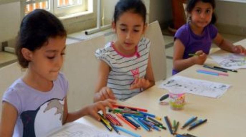 &Ccedil;ocuklar Yaz Aylarında Ev Kazalarıyla Daha &Ccedil;ok Karşı Karşıya Kalıyor
