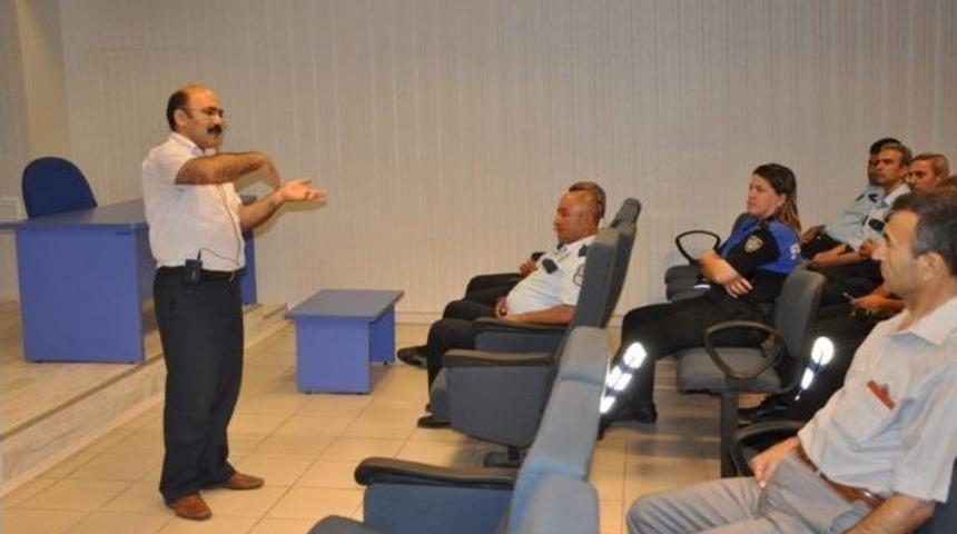 Emniyet Personeline &lsquo;kalabalık Kontrol&uuml;nde Etkili İletişim&rsquo; Semineri Verildi