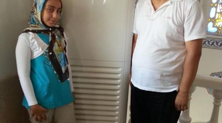 K&uuml;&ccedil;&uuml;k Zeynep, Elektronik Posta Ile Camiye Klima Istedi