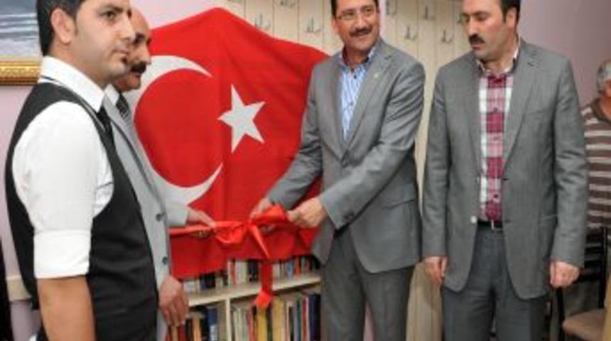 Kahvede Artık Okeye Değil Kitaba D&ouml;rd&uuml;nc&uuml; Aranıyor