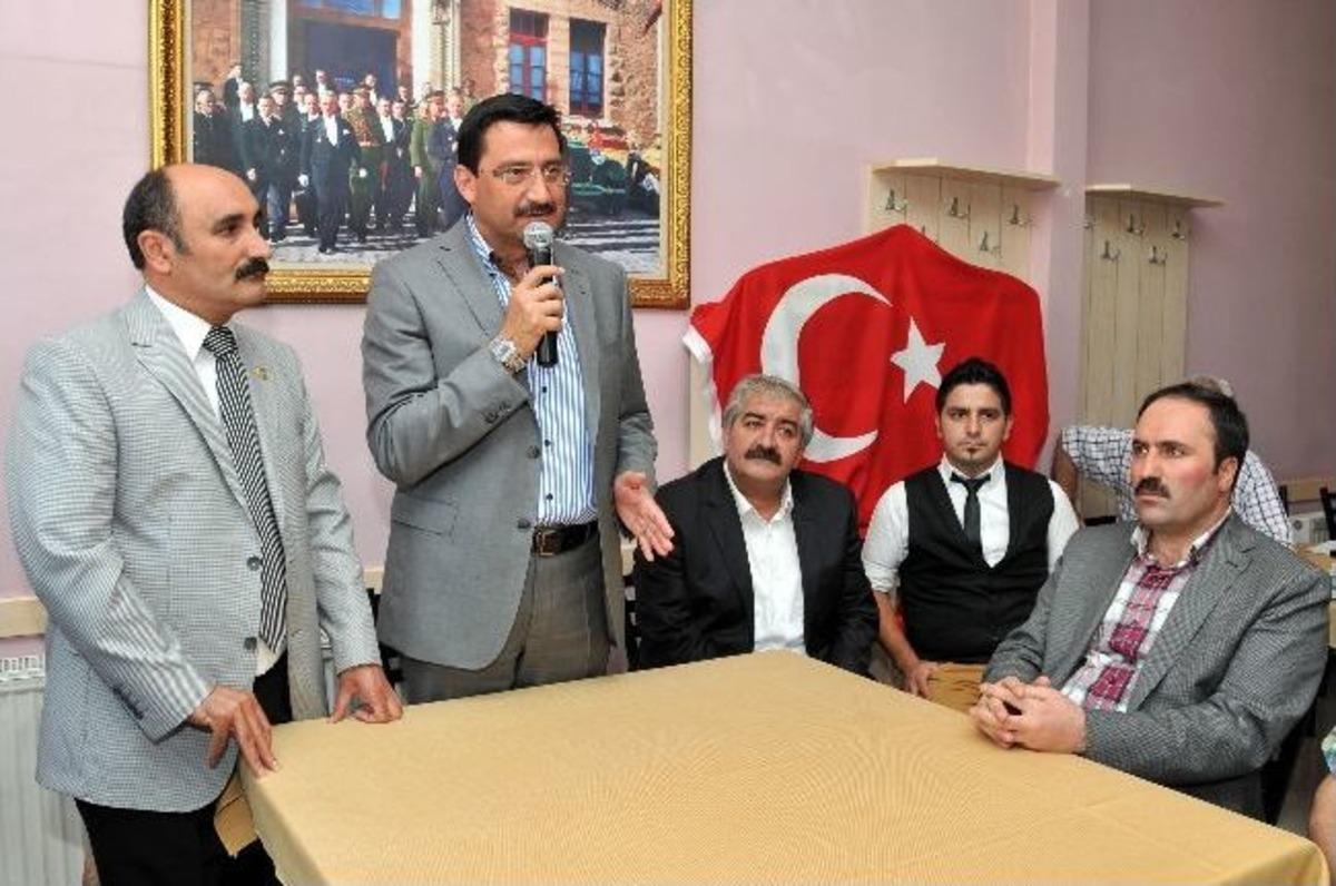Kahvehanelere 'okuma K&ouml;şesi'