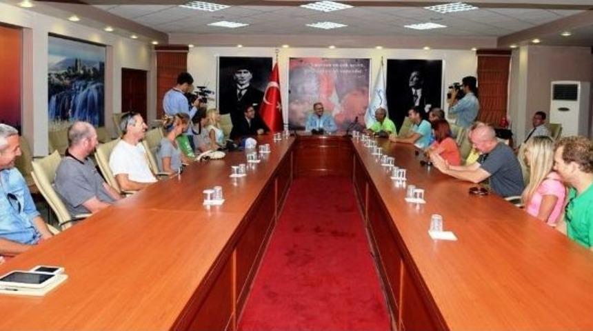 Abd&rsquo;li Akrobasi Grubu Vali Karaloğlu&rsquo;nu Ziyaret Etti