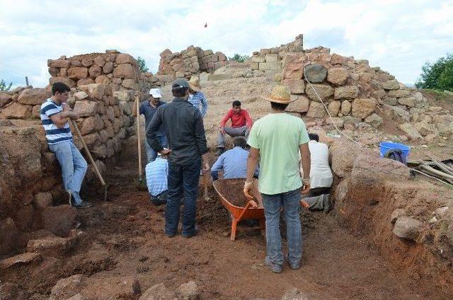 Kurul Kalesi’nde Kazı Çalışmaları Sürüyor