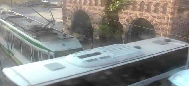 Hayrete Düşüren Kazalar Mobese de 1