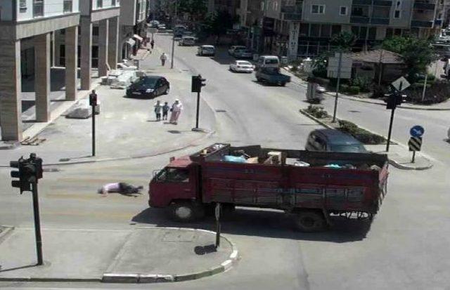 Hayrete Düşüren Kazalar Mobese de 3