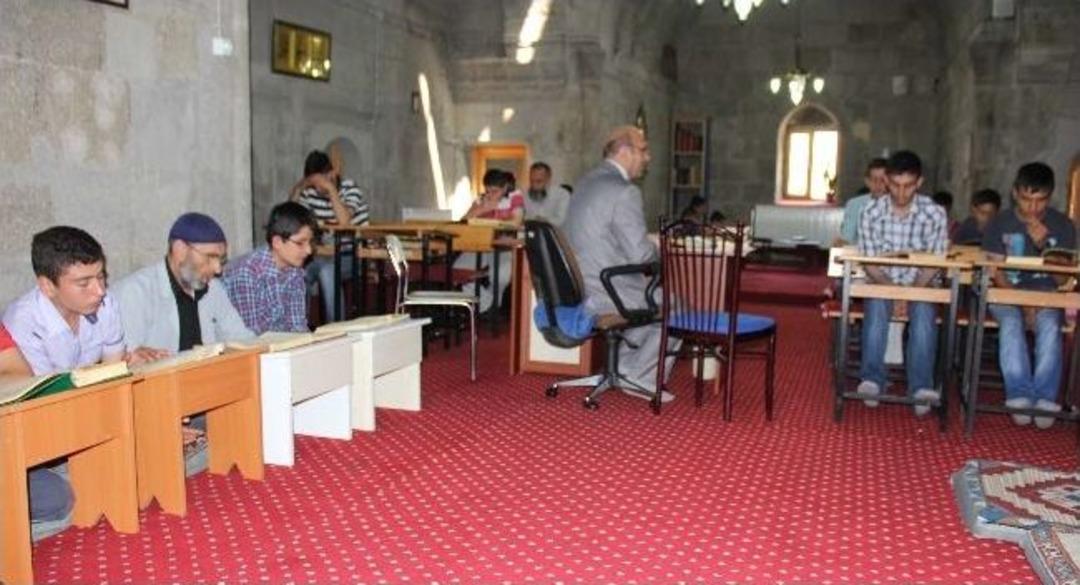 Ramazan Ayı &Ouml;ncesi Erzurum&rsquo;da Kuran Kurslarına İlgi Arttı