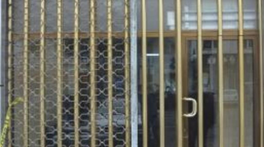 Rize&rsquo;de D&ouml;viz B&uuml;rosunda Soygun Girişimi: 1 Yaralı