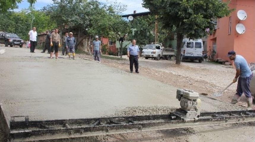 Kumru'da Beton Yol &Ccedil;alışması
