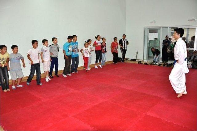 Düzce’de Yaz Spor Okulları Karate Kursu Başladı