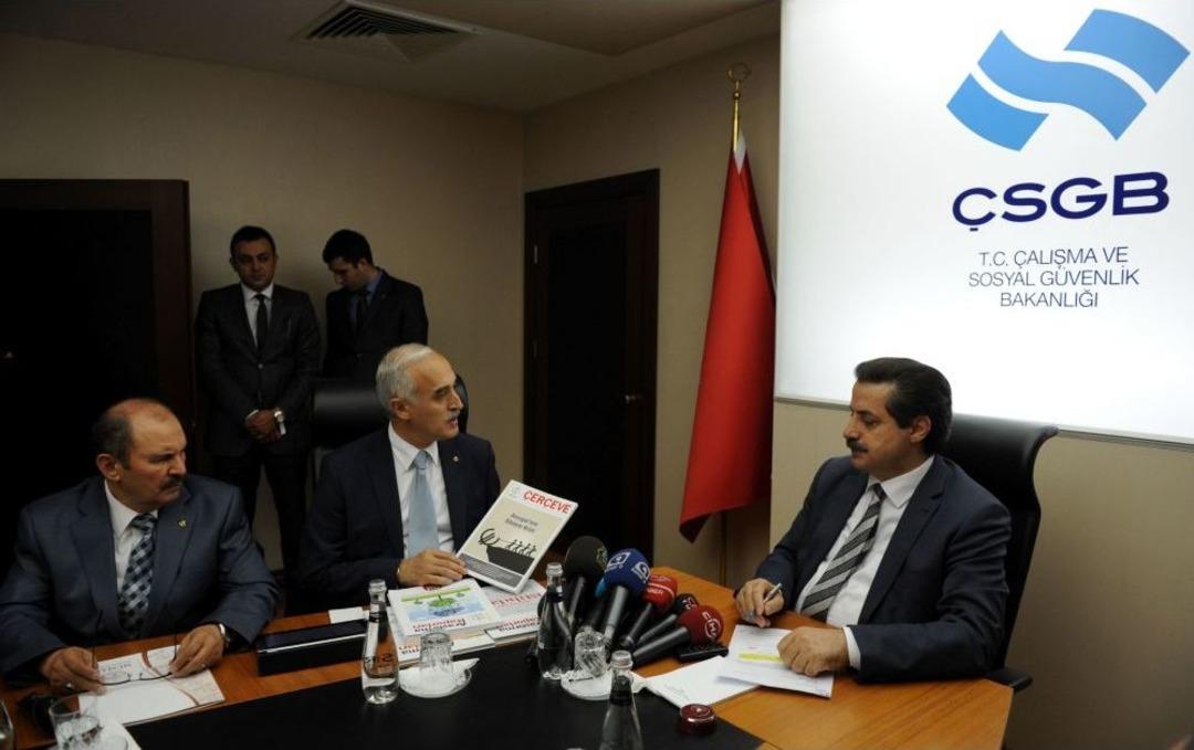 Faruk &Ccedil;elik: Yeniden Alevi &Ccedil;alıştayları Yapmaya Gerek Yok