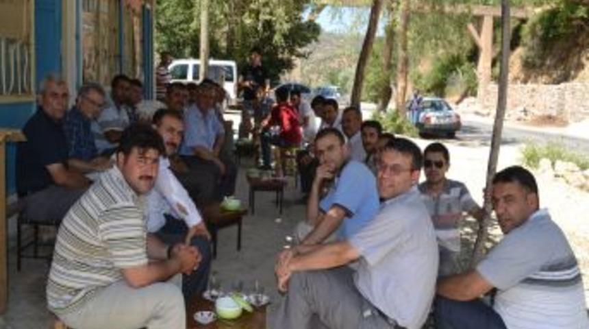 Damla Eğitim G&ouml;n&uuml;ll&uuml;leri Doğuya 'G&ouml;n&uuml;l K&ouml;pr&uuml;s&uuml;' Gezisi D&uuml;zenledi