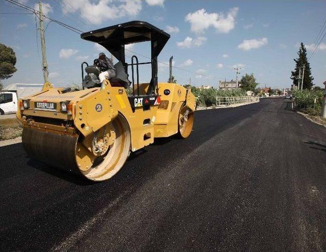 Büyükşehir Belediyesi'nin Asfalt Ve Yol Yapım Çalışmaları Sürüyor