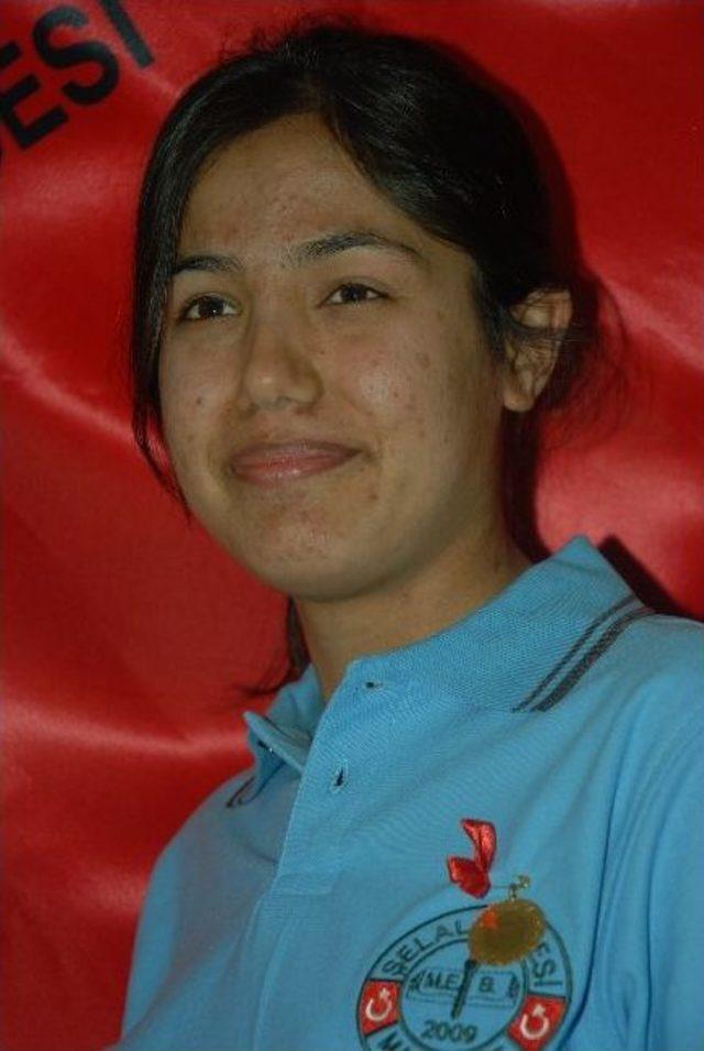 Şelale Lisesi’nden Cumhuriyet Altını 1