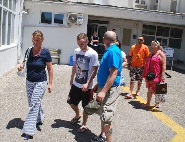 20 Yerinden Bı&ccedil;aklanan İngiliz Turist Taburcu Oldu 1