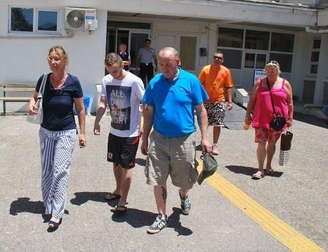 20 Yerinden Bı&ccedil;aklanan İngiliz Turist Taburcu Oldu 2