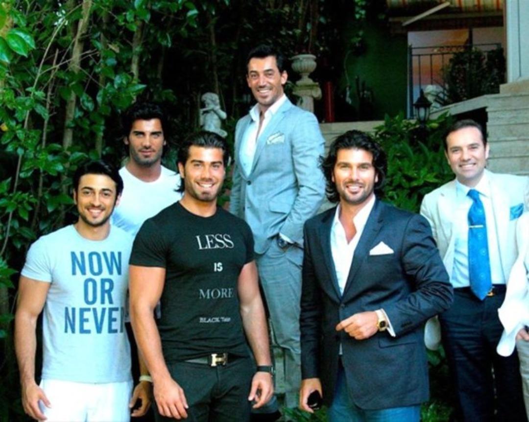 Adnan Oktar'ın 'aslan' dediği m&uuml;ritlerinin şok meslekleri!