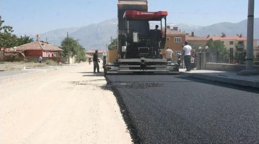Erzincan Belediyesi&rsquo;nden Yol Ve Kaldırım &Ccedil;alışması