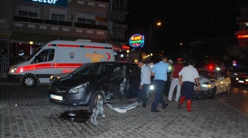 Marmaris'te Trafik Kazası: 3 Yaralı