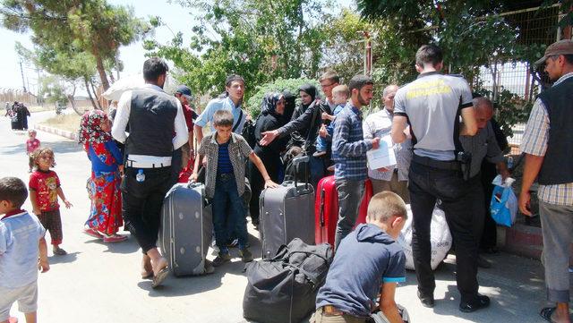 Bayram ziyaretine giden 42 bin Suriyeli döndü