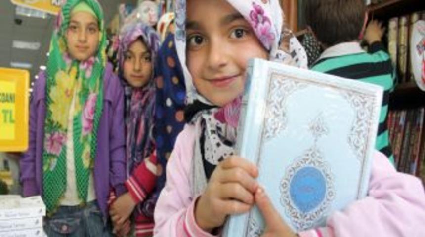 '10 TL&rsquo;ye Sen De Bir Kur&rsquo;an Al, Bir &Ccedil;ocuğun Daha Kur&rsquo;an-ı Kerimi Olsun'