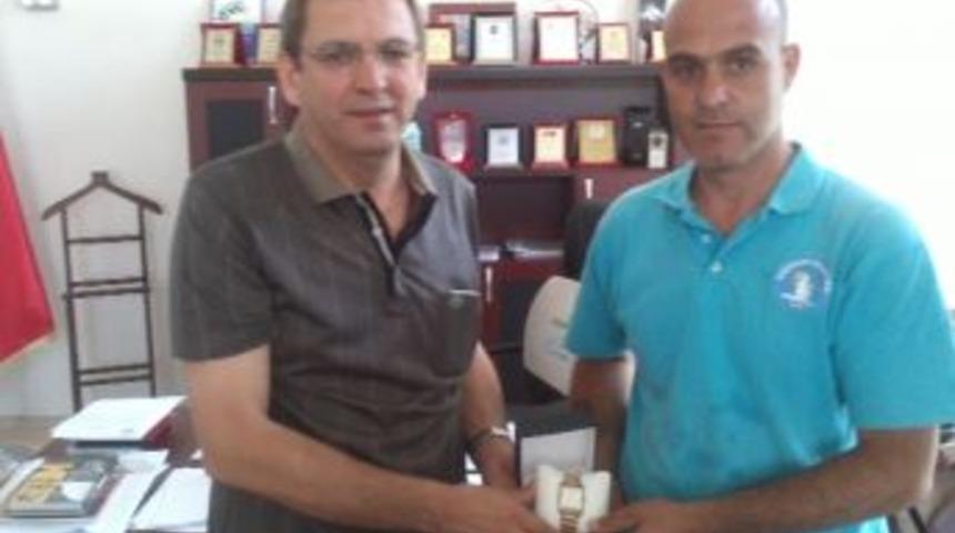 Başkan Ergin&rsquo;den Anlamlı Hediye