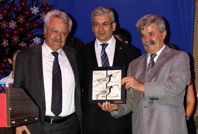 Çankaya'dan Özgüven'e Onur Ödülü