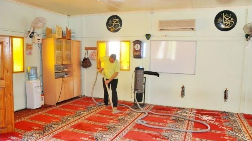 Camilerde Ramazan Temizliği