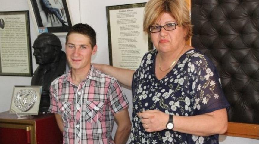 Add Akhisar Şubesi Madımak Olayını Unutmadı