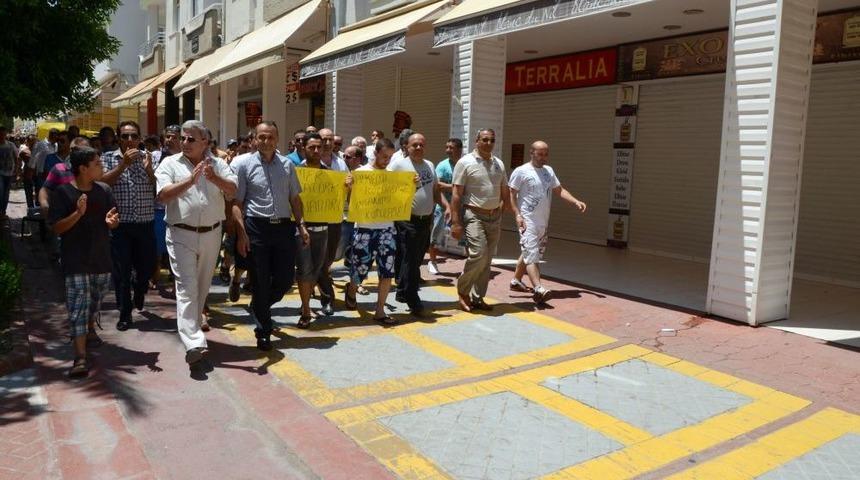 Gezi Parkı Eylemleri Sonrasında Işleri Bozulan Esnaf Kepenk Kapattı