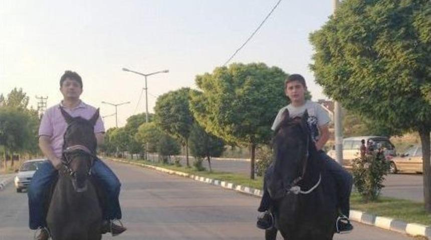 Bolvadin&rsquo;de Binicilik Eğitimleri B&uuml;y&uuml;k İlgi G&ouml;r&uuml;yor